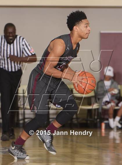 Thumbnail 2 in Franklin @ Serra (MaxPreps Holiday Classic) photogallery.