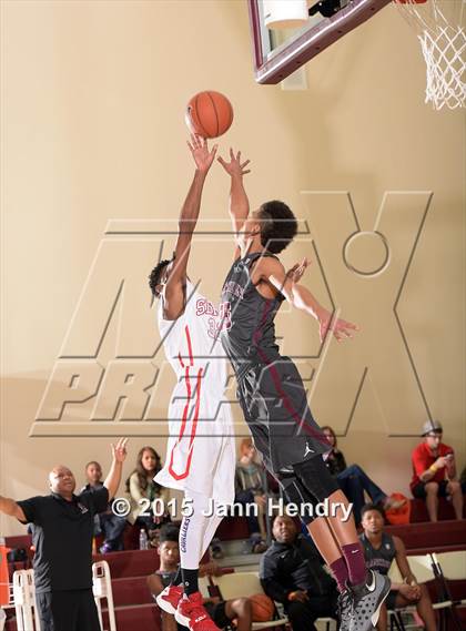 Thumbnail 3 in Franklin @ Serra (MaxPreps Holiday Classic) photogallery.