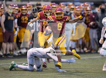 Thumbnail 2 in Auburn @ O'Dea (WIAA 3A Playoff) photogallery.