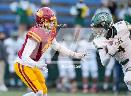 Thumbnail 2 in Auburn @ O'Dea (WIAA 3A Playoff) photogallery.