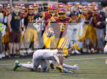 Thumbnail 3 in Auburn @ O'Dea (WIAA 3A Playoff) photogallery.