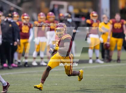 Thumbnail 3 in Auburn @ O'Dea (WIAA 3A Playoff) photogallery.