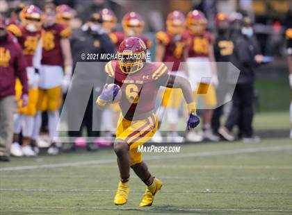Thumbnail 2 in Auburn @ O'Dea (WIAA 3A Playoff) photogallery.