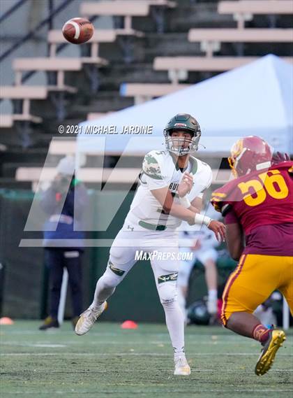 Thumbnail 3 in Auburn @ O'Dea (WIAA 3A Playoff) photogallery.