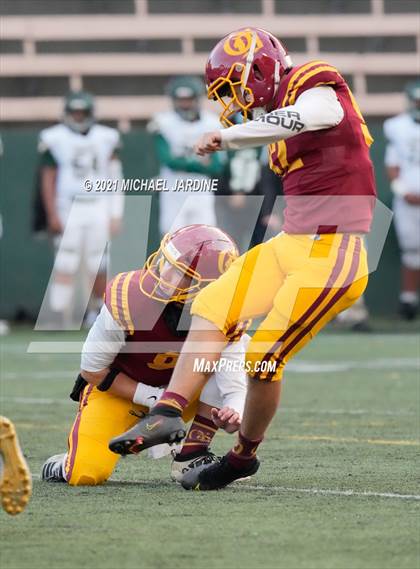 Thumbnail 1 in Auburn @ O'Dea (WIAA 3A Playoff) photogallery.