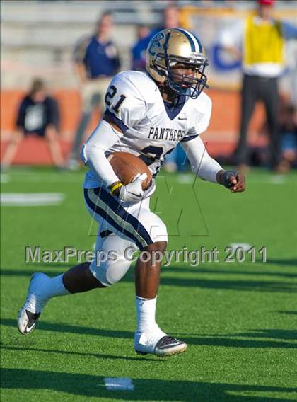 Thumbnail 2 in O'Connor vs. Reagan (5A Division 2 Area Playoff) photogallery.