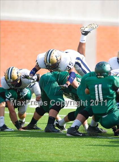 Thumbnail 3 in O'Connor vs. Reagan (5A Division 2 Area Playoff) photogallery.