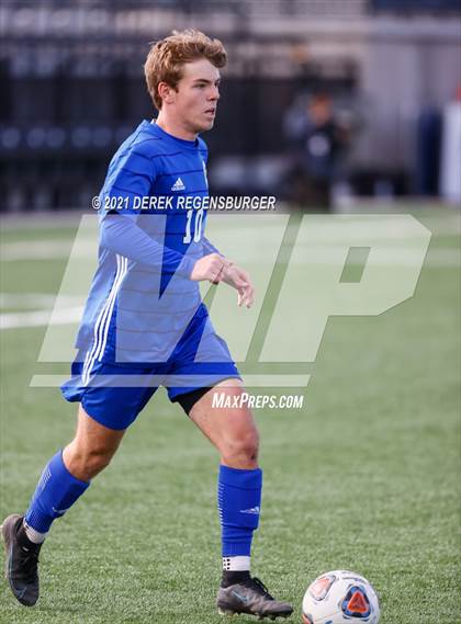 Thumbnail 1 in Fossil Ridge vs Grandview (CHSAA 5A Championship) photogallery.