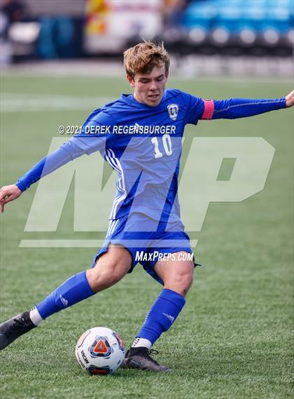 Thumbnail 3 in Fossil Ridge vs Grandview (CHSAA 5A Championship) photogallery.