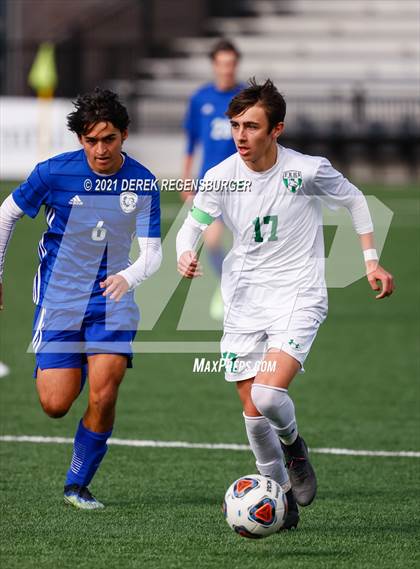 Thumbnail 2 in Fossil Ridge vs Grandview (CHSAA 5A Championship) photogallery.