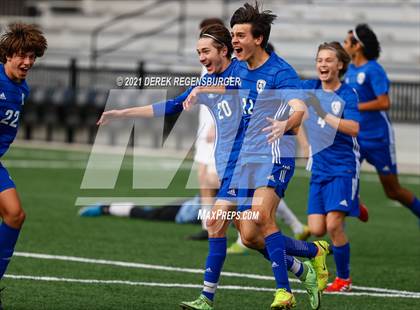 Thumbnail 3 in Fossil Ridge vs Grandview (CHSAA 5A Championship) photogallery.