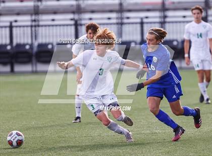 Thumbnail 2 in Fossil Ridge vs Grandview (CHSAA 5A Championship) photogallery.