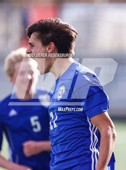 Thumbnail 2 in Fossil Ridge vs Grandview (CHSAA 5A Championship) photogallery.