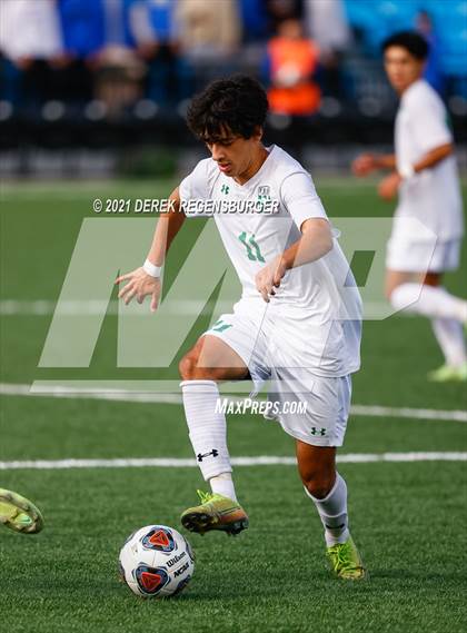 Thumbnail 2 in Fossil Ridge vs Grandview (CHSAA 5A Championship) photogallery.