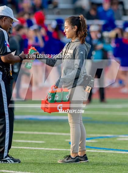 Thumbnail 3 in Westlake vs. United (UIL 6A Regional Semifinal Playoff) photogallery.