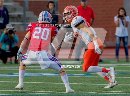 Thumbnail 2 in Westlake vs. United (UIL 6A Regional Semifinal Playoff) photogallery.