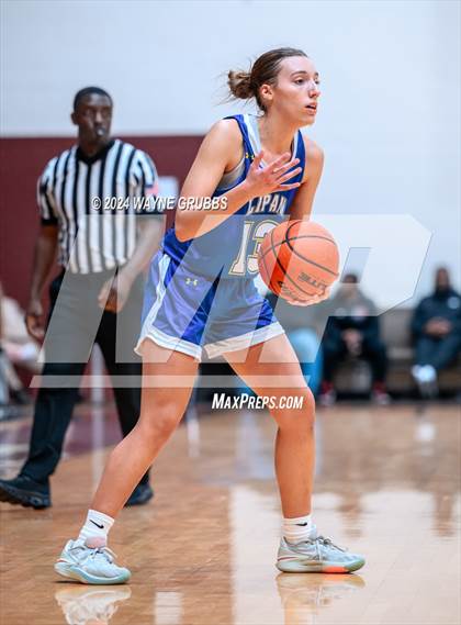 Thumbnail 1 in Rains vs. Lipan (Tenaha ISD Holiday Hoops) photogallery.