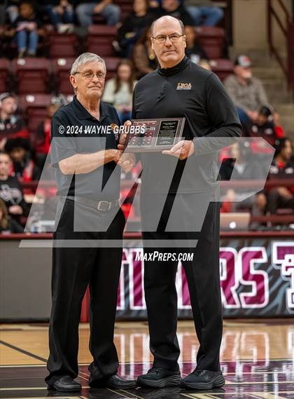 Thumbnail 3 in Rains vs. Lipan (Tenaha ISD Holiday Hoops) photogallery.