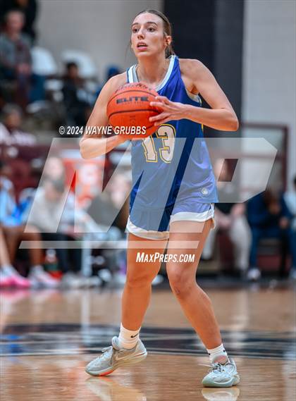 Thumbnail 3 in Rains vs. Lipan (Tenaha ISD Holiday Hoops) photogallery.