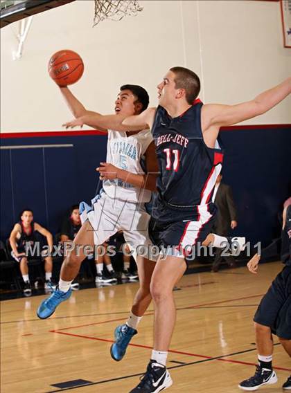 Thumbnail 3 in Bellarmine-Jefferson vs. Sylmar (Bell-Jeff Holiday Classic) photogallery.