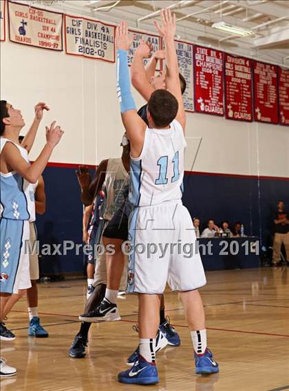 Thumbnail 3 in Bellarmine-Jefferson vs. Sylmar (Bell-Jeff Holiday Classic) photogallery.