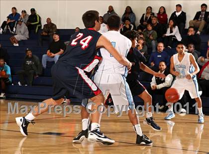 Thumbnail 2 in Bellarmine-Jefferson vs. Sylmar (Bell-Jeff Holiday Classic) photogallery.