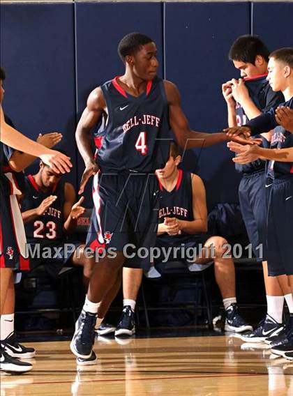 Thumbnail 1 in Bellarmine-Jefferson vs. Sylmar (Bell-Jeff Holiday Classic) photogallery.