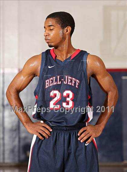 Thumbnail 3 in Bellarmine-Jefferson vs. Sylmar (Bell-Jeff Holiday Classic) photogallery.