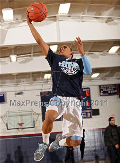 Thumbnail 3 in Bellarmine-Jefferson vs. Sylmar (Bell-Jeff Holiday Classic) photogallery.