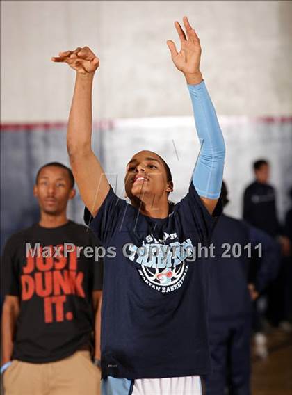 Thumbnail 3 in Bellarmine-Jefferson vs. Sylmar (Bell-Jeff Holiday Classic) photogallery.