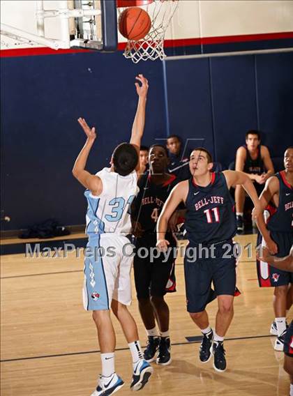 Thumbnail 2 in Bellarmine-Jefferson vs. Sylmar (Bell-Jeff Holiday Classic) photogallery.