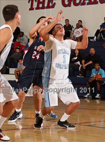 Thumbnail 2 in Bellarmine-Jefferson vs. Sylmar (Bell-Jeff Holiday Classic) photogallery.