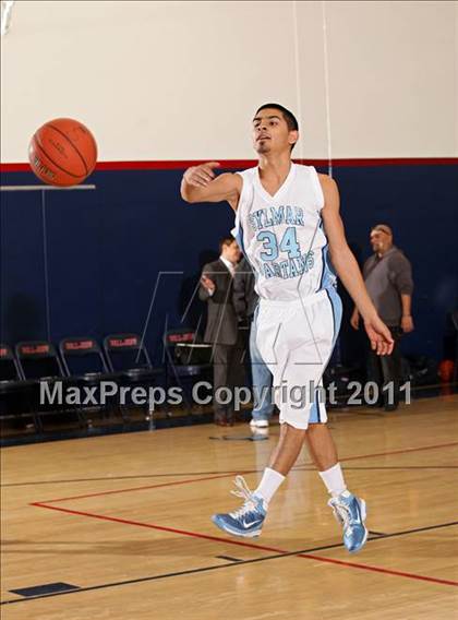 Thumbnail 2 in Bellarmine-Jefferson vs. Sylmar (Bell-Jeff Holiday Classic) photogallery.