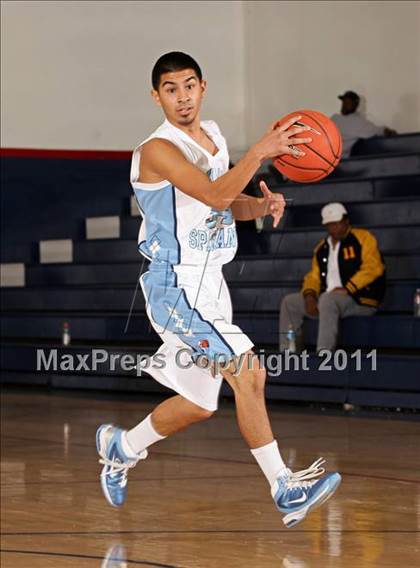 Thumbnail 2 in Bellarmine-Jefferson vs. Sylmar (Bell-Jeff Holiday Classic) photogallery.