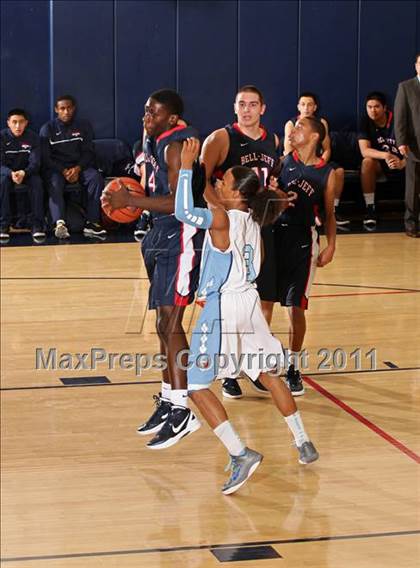 Thumbnail 3 in Bellarmine-Jefferson vs. Sylmar (Bell-Jeff Holiday Classic) photogallery.