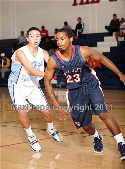 Thumbnail 3 in Bellarmine-Jefferson vs. Sylmar (Bell-Jeff Holiday Classic) photogallery.
