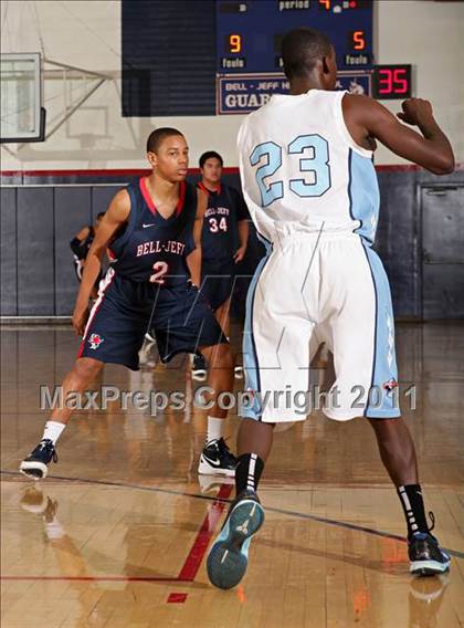 Thumbnail 2 in Bellarmine-Jefferson vs. Sylmar (Bell-Jeff Holiday Classic) photogallery.