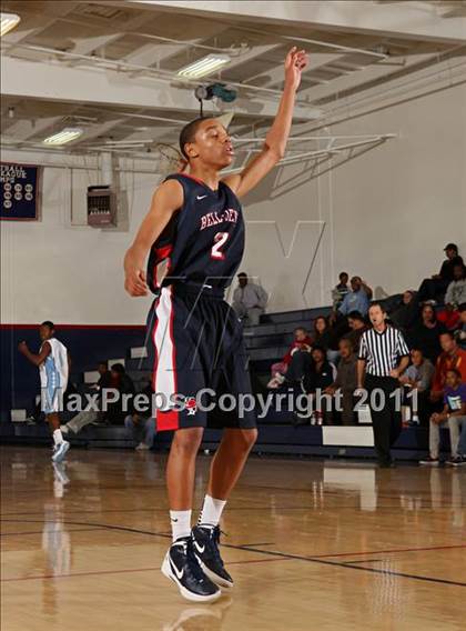 Thumbnail 3 in Bellarmine-Jefferson vs. Sylmar (Bell-Jeff Holiday Classic) photogallery.