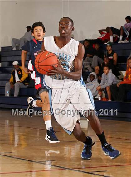 Thumbnail 2 in Bellarmine-Jefferson vs. Sylmar (Bell-Jeff Holiday Classic) photogallery.