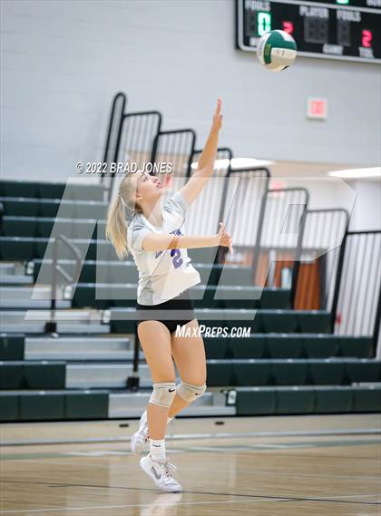 Thumbnail 1 in Green Hill vs. Lebanon (TSSAA District 9-AAA Final) photogallery.