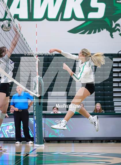 Thumbnail 2 in Green Hill vs. Lebanon (TSSAA District 9-AAA Final) photogallery.