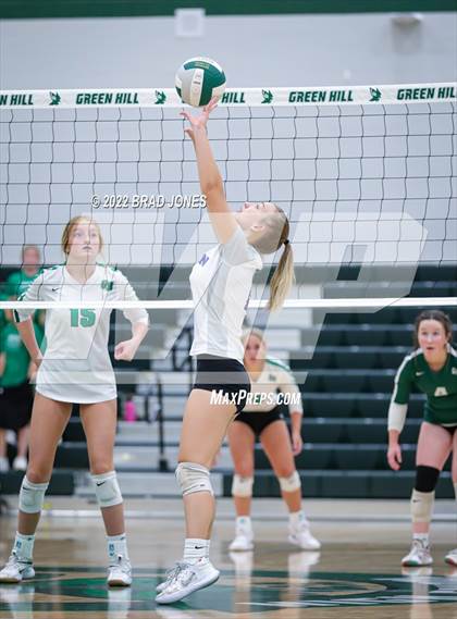 Thumbnail 2 in Green Hill vs. Lebanon (TSSAA District 9-AAA Final) photogallery.