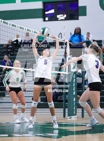 Thumbnail 1 in Green Hill vs. Lebanon (TSSAA District 9-AAA Final) photogallery.