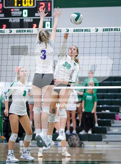 Thumbnail 3 in Green Hill vs. Lebanon (TSSAA District 9-AAA Final) photogallery.