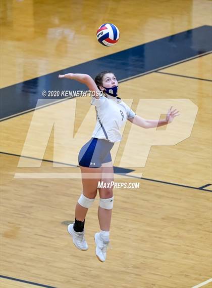 Thumbnail 3 in Johnson vs O'Connor (Freshman) photogallery.