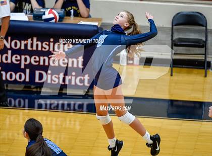 Thumbnail 2 in Johnson vs O'Connor (Freshman) photogallery.