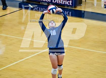 Thumbnail 3 in Johnson vs O'Connor (Freshman) photogallery.
