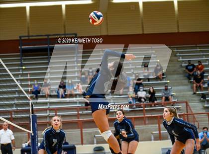 Thumbnail 3 in Johnson vs O'Connor (Freshman) photogallery.
