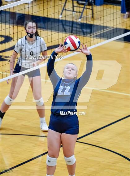 Thumbnail 3 in Johnson vs O'Connor (Freshman) photogallery.