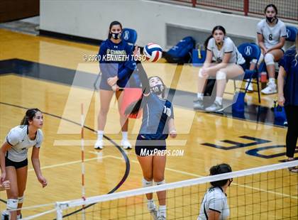 Thumbnail 3 in Johnson vs O'Connor (Freshman) photogallery.